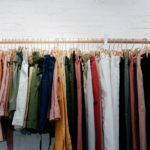 milioane de euro din haine second hand